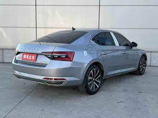 Skoda Superb 2023 купить из Китая, цена 2 342 000 ₽ — Suifenhe Auto