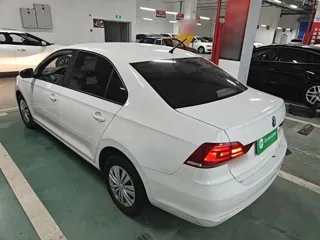 Volkswagen Santana 2019 купить из Китая, цена 1 166 000 ₽ — Suifenhe Auto