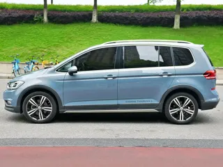 Volkswagen Touran 2019 купить из Китая, цена 1 805 000 ₽ — Suifenhe Auto