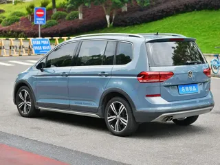 Volkswagen Touran 2019 купить из Китая, цена 1 805 000 ₽ — Suifenhe Auto