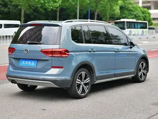 Volkswagen Touran 2019 купить из Китая, цена 1 805 000 ₽ — Suifenhe Auto