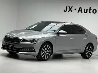 Skoda Superb 2023 купить из Китая, цена 2 446 000 ₽ — Suifenhe Auto