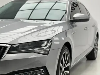 Skoda Superb 2023 купить из Китая, цена 2 446 000 ₽ — Suifenhe Auto