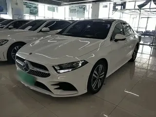 Mercedes-Benz A-Class 2019 купить из Китая, цена 1 679 000 ₽ — Suifenhe Auto