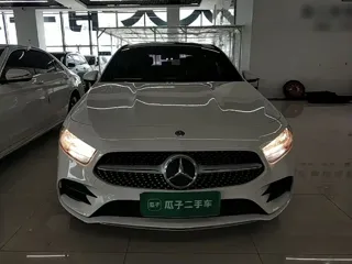 Mercedes-Benz A-Class 2019 купить из Китая, цена 1 679 000 ₽ — Suifenhe Auto