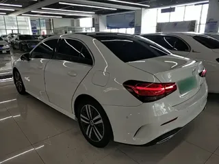 Mercedes-Benz A-Class 2019 купить из Китая, цена 1 679 000 ₽ — Suifenhe Auto