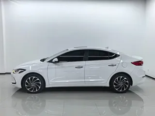 Hyundai Elantra 2020 купить из Китая, цена 1 289 000 ₽ — Suifenhe Auto