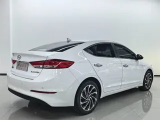 Hyundai Elantra 2020 купить из Китая, цена 1 289 000 ₽ — Suifenhe Auto