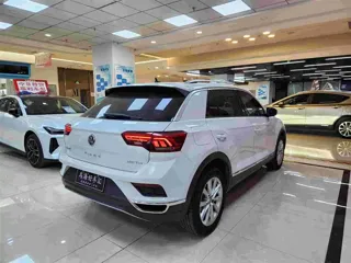 Volkswagen T-Roc 2020 купить из Китая, цена 1 533 000 ₽ — Suifenhe Auto