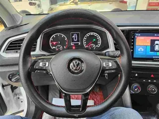 Volkswagen T-Roc 2020 купить из Китая, цена 1 533 000 ₽ — Suifenhe Auto