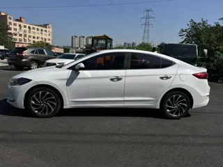 Hyundai Elantra 2019 купить из Китая, цена 1 193 000 ₽ — Suifenhe Auto