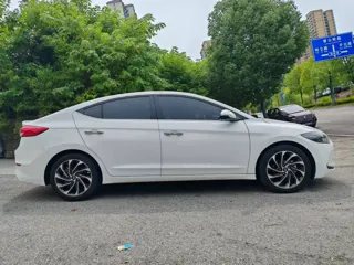 Hyundai Elantra 2019 купить из Китая, цена 1 167 000 ₽ — Suifenhe Auto