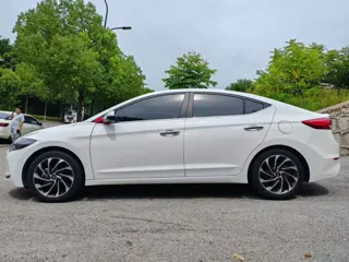 Hyundai Elantra 2019 купить из Китая, цена 1 167 000 ₽ — Suifenhe Auto