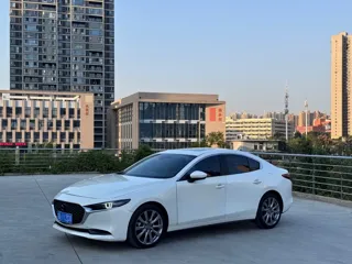 Mazda Mazda3 2020 купить из Китая, цена 1 743 000 ₽ — Suifenhe Auto