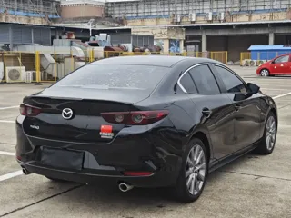 Mazda Mazda3 2020 купить из Китая, цена 1 956 000 ₽ — Suifenhe Auto