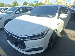 BYD Qin 2020 купить из Китая, цена 1 131 000 ₽ — Suifenhe Auto
