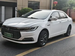 BYD Qin 2020 купить из Китая, цена 1 070 000 ₽ — Suifenhe Auto