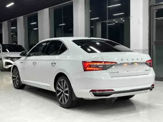 Skoda Superb 2022 купить из Китая, цена 2 315 000 ₽ — Suifenhe Auto
