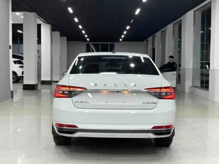 Skoda Superb 2022 купить из Китая, цена 2 315 000 ₽ — Suifenhe Auto