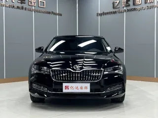 Skoda Superb 2023 купить из Китая, цена 2 407 000 ₽ — Suifenhe Auto