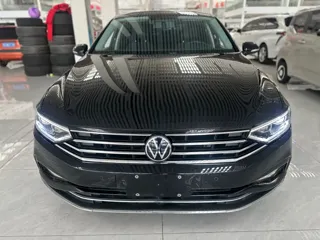 Volkswagen Magotan 2022 купить из Китая, цена 1 791 000 ₽ — Suifenhe Auto