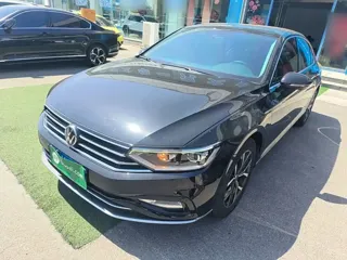 Volkswagen Magotan 2023 купить из Китая, цена 1 630 000 ₽ — Suifenhe Auto