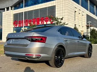Skoda Superb 2023 купить из Китая, цена 2 289 000 ₽ — Suifenhe Auto