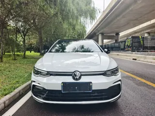 Volkswagen Golf 2022 купить из Китая, цена 1 607 000 ₽ — Suifenhe Auto