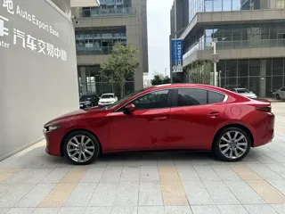 Mazda Mazda3 2020 купить из Китая, цена 1 941 000 ₽ — Suifenhe Auto
