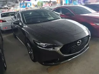 Mazda Mazda3 2022 купить из Китая, цена 1 728 000 ₽ — Suifenhe Auto