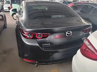 Mazda Mazda3 2022 купить из Китая, цена 1 728 000 ₽ — Suifenhe Auto