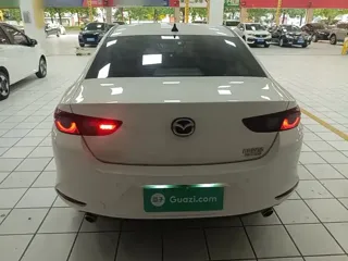 Mazda Mazda3 2021 купить из Китая, цена 1 529 000 ₽ — Suifenhe Auto