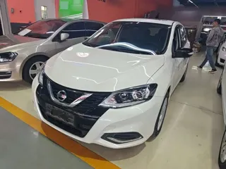 Nissan Tiida 2021 купить из Китая, цена 1 554 000 ₽ — Suifenhe Auto