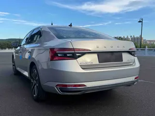 Skoda Superb 2022 купить из Китая, цена 2 314 000 ₽ — Suifenhe Auto