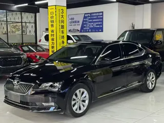Skoda Superb 2018 купить из Китая, цена 1 347 000 ₽ — Suifenhe Auto
