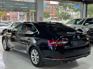 Skoda Superb 2018 купить из Китая, цена 1 347 000 ₽ — Suifenhe Auto