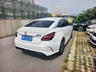 MG MG 5 2022 купить из Китая, цена 1 074 000 ₽ — Suifenhe Auto