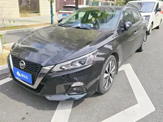 Nissan Teana 2021 купить из Китая, цена 2 106 000 ₽ — Suifenhe Auto