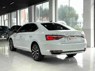 Skoda Superb 2023 купить из Китая, цена 2 368 000 ₽ — Suifenhe Auto