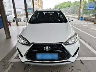 Toyota Yaris 2021 купить из Китая, цена 1 434 000 ₽ — Suifenhe Auto