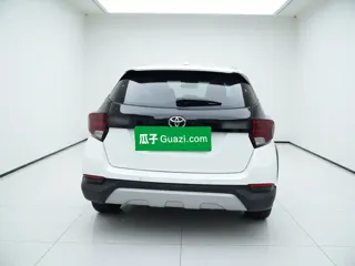 Toyota Yaris 2021 купить из Китая, цена 1 362 000 ₽ — Suifenhe Auto