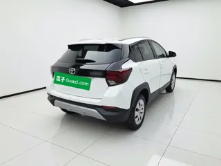 Toyota Yaris 2021 купить из Китая, цена 1 362 000 ₽ — Suifenhe Auto