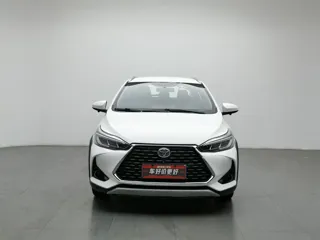 Toyota Yaris 2021 купить из Китая, цена 1 300 000 ₽ — Suifenhe Auto