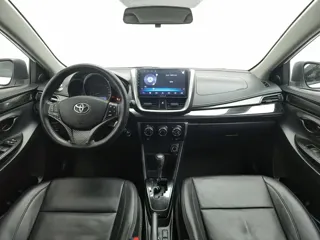 Toyota Yaris 2021 купить из Китая, цена 1 300 000 ₽ — Suifenhe Auto