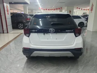 Toyota Yaris 2021 купить из Китая, цена 1 368 000 ₽ — Suifenhe Auto