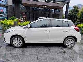 Toyota Yaris 2021 купить из Китая, цена 1 339 000 ₽ — Suifenhe Auto