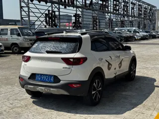Kia Stonic 2021 купить из Китая, цена 1 221 000 ₽ — Suifenhe Auto