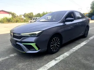 Roewe i5 2021 купить из Китая, цена 1 193 000 ₽ — Suifenhe Auto