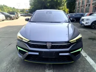Roewe i5 2021 купить из Китая, цена 1 193 000 ₽ — Suifenhe Auto