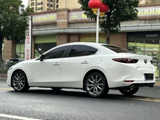Mazda Mazda3 2021 купить из Китая, цена 2 073 000 ₽ — Suifenhe Auto
